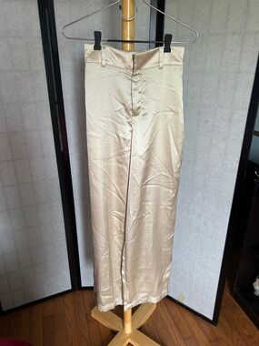 House of Harlow 1960 Satin Straight-Leg Pants in Champagne Beige